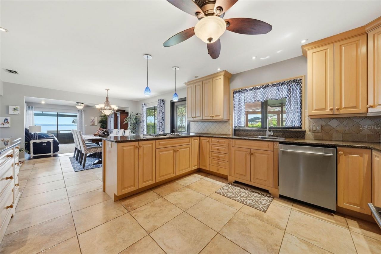 29116 Beauclaire Drive, Tavares, FL 32778 Photo