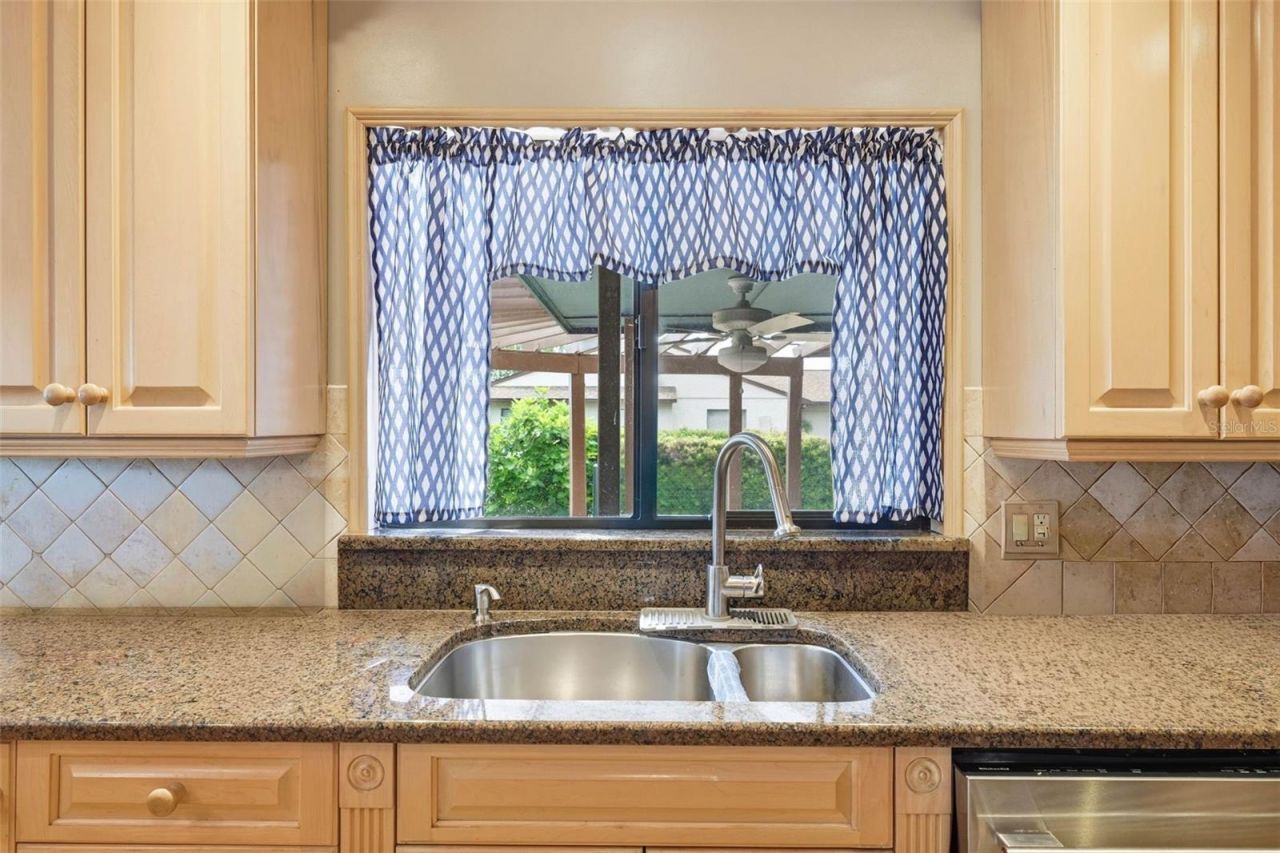 29116 Beauclaire Drive, Tavares, FL 32778 Photo