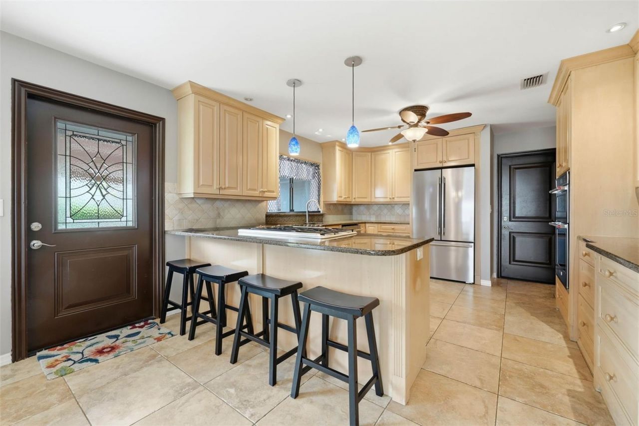 29116 Beauclaire Drive, Tavares, FL 32778 Photo