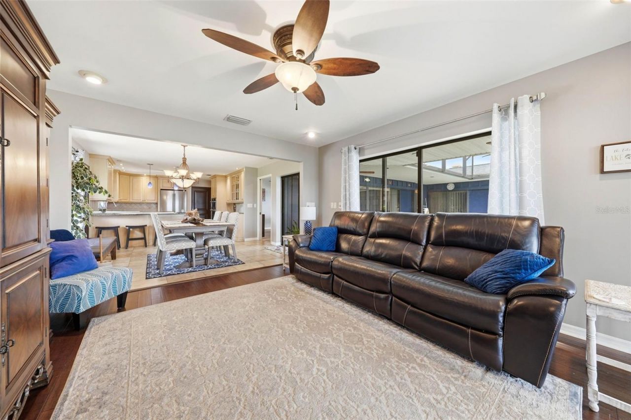 29116 Beauclaire Drive, Tavares, FL 32778 Photo