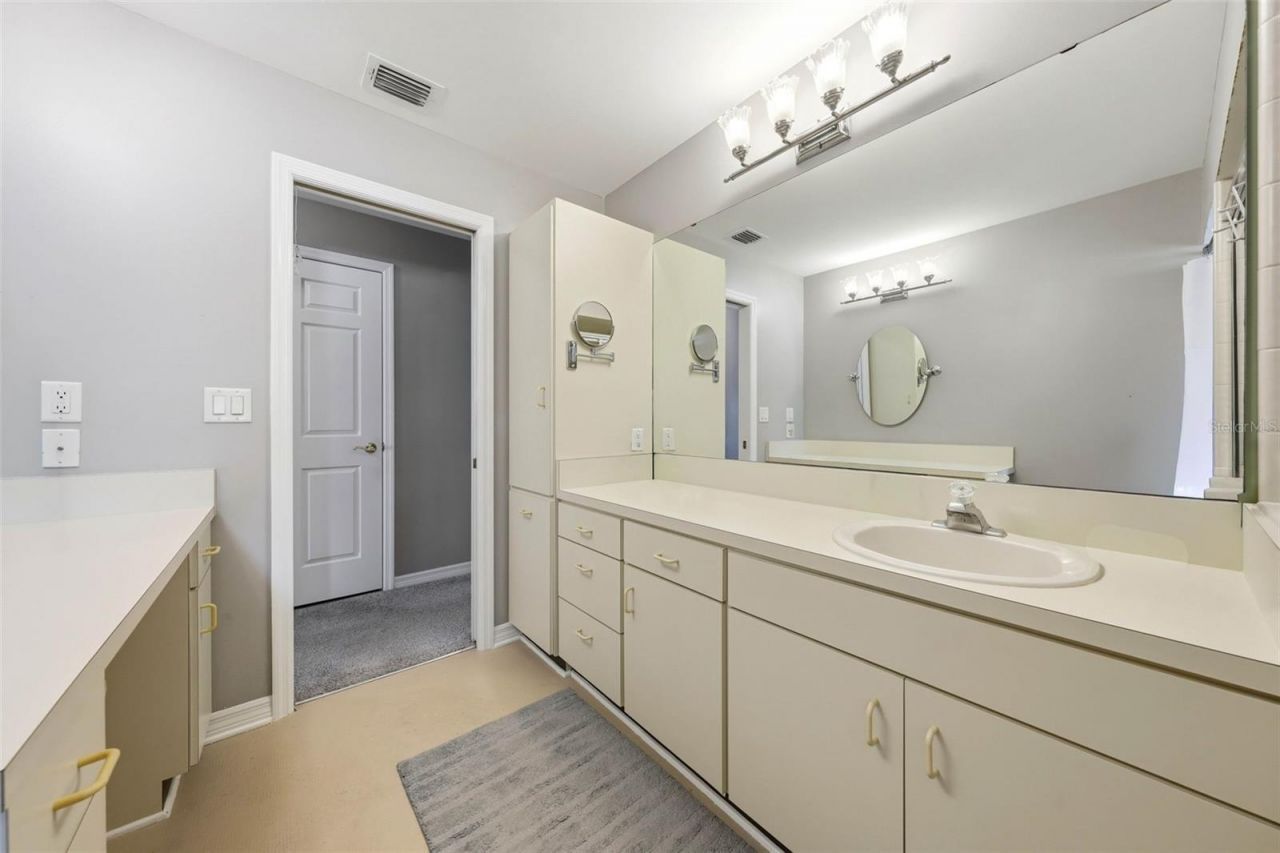 29116 Beauclaire Drive, Tavares, FL 32778 Photo