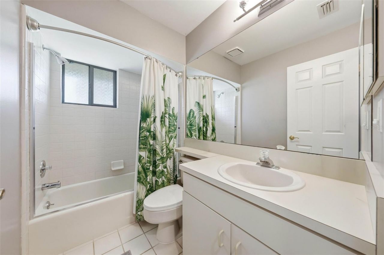29116 Beauclaire Drive, Tavares, FL 32778 Photo