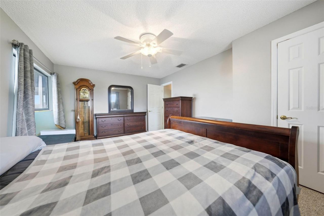 29116 Beauclaire Drive, Tavares, FL 32778 Photo