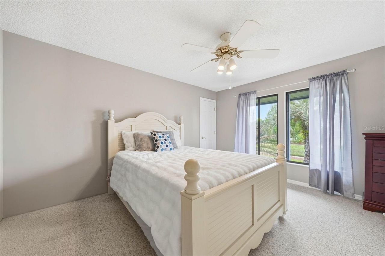 29116 Beauclaire Drive, Tavares, FL 32778 Photo