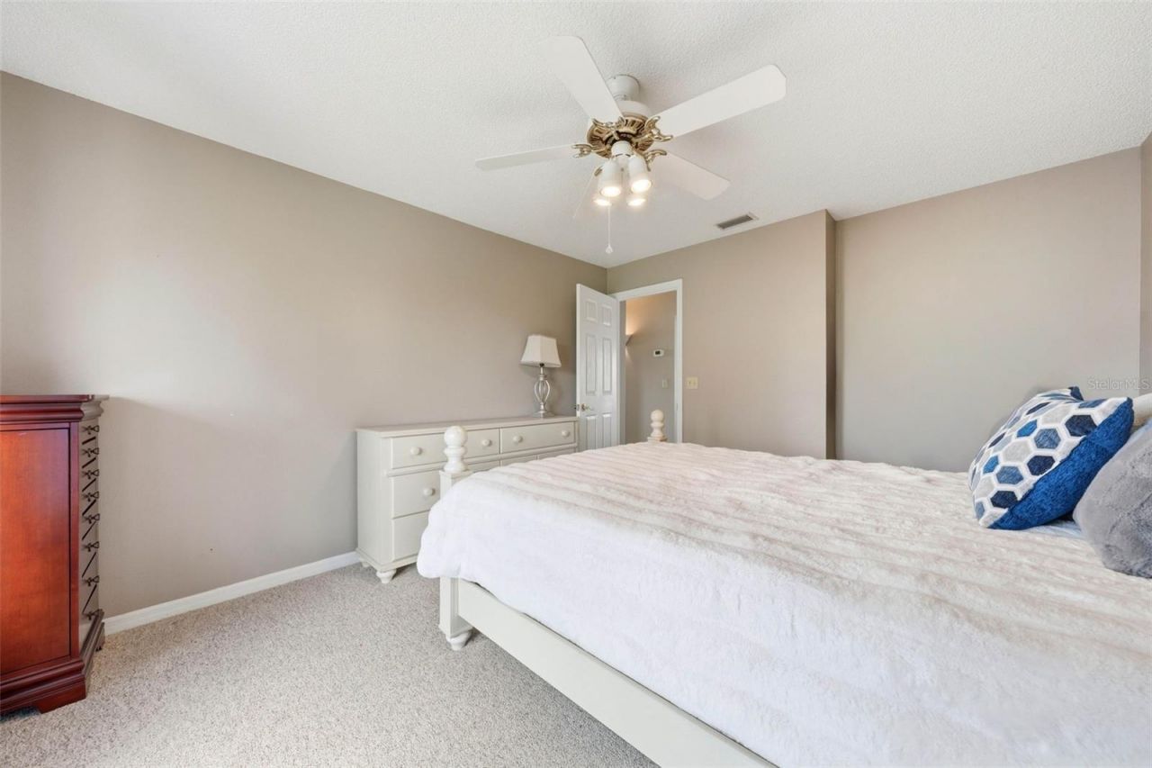 29116 Beauclaire Drive, Tavares, FL 32778 Photo