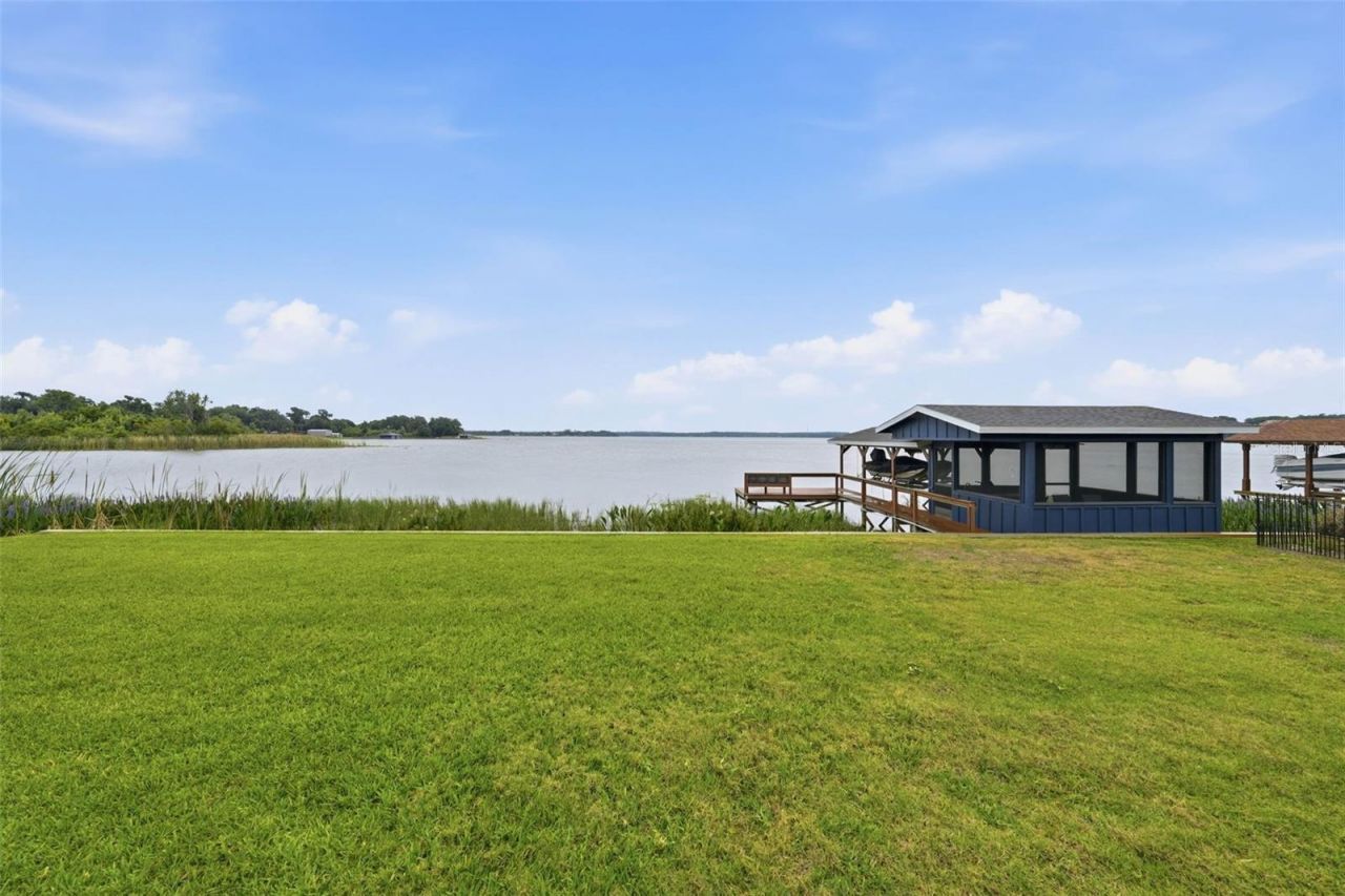 29116 Beauclaire Drive, Tavares, FL 32778 Photo