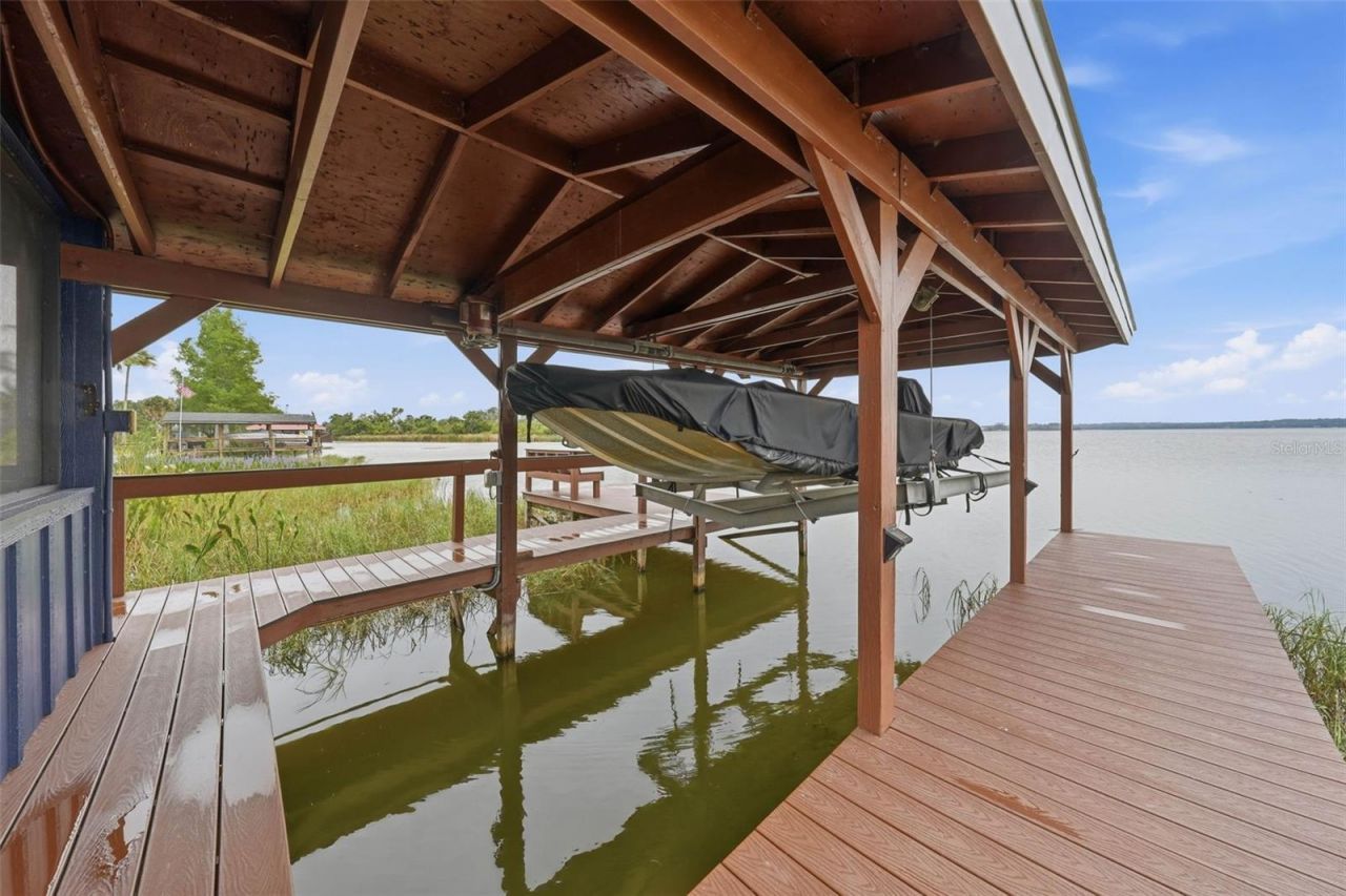 29116 Beauclaire Drive, Tavares, FL 32778 Photo