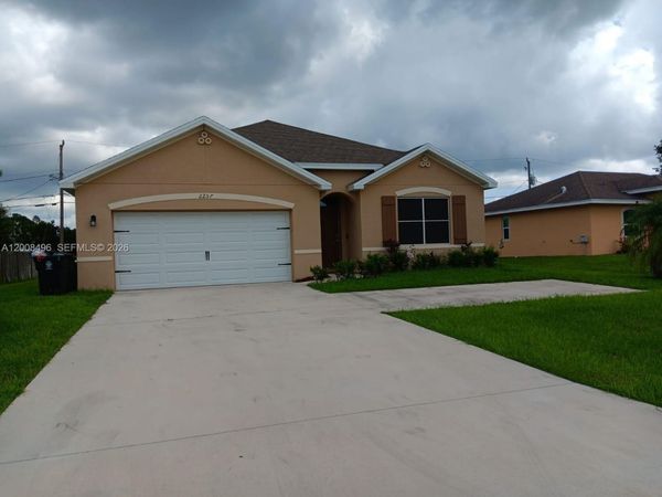 2257 SW Import Dr , Port St. Lucie, FL 34953