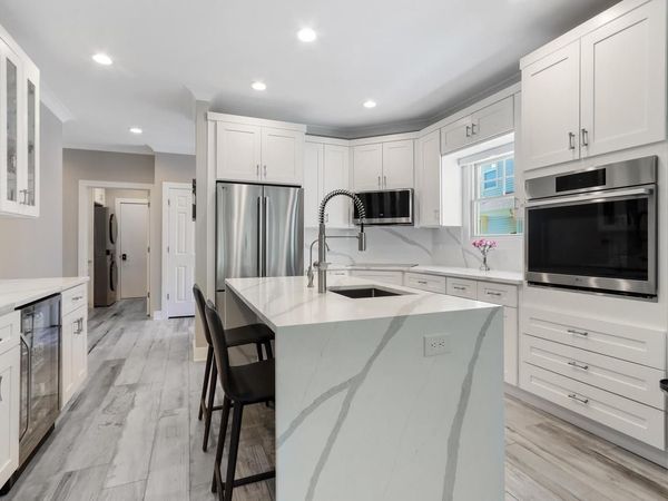 401 Abbey Ridge COURT, Fontana, WI 53125