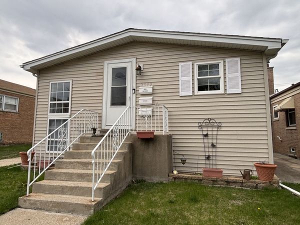 2340 Krueger Street , Blue Island, IL 60406