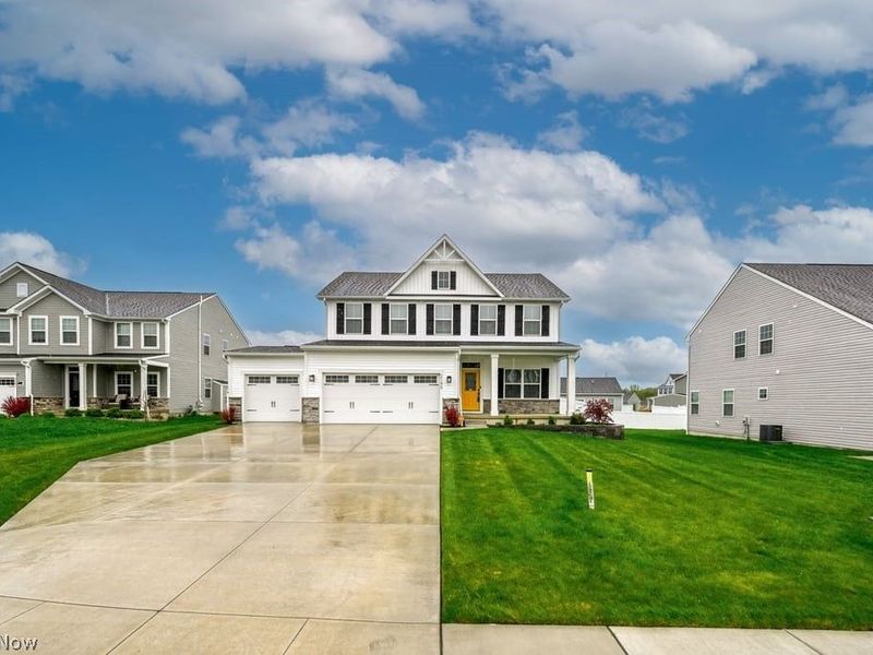 2199 Orchard Circle, Ravenna, OH 44266 Photo 2