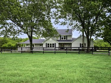 395 Cedar Lake Road, Versailles, KY 40383