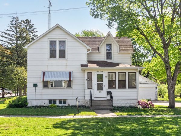 406 S Locust Street, Sycamore, IL 60178
