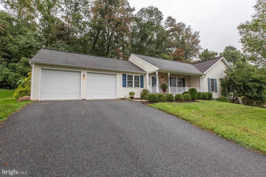 112 COMMODORE DRIVE , BAINBRIDGE, PA 17502