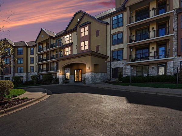 1320 Riverside Lane, Unit 202, Mendota Heights, MN 55118