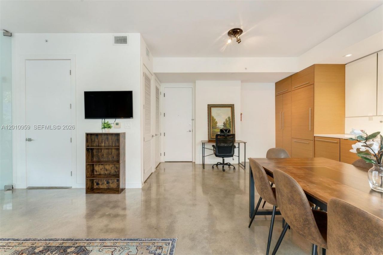 250 NW 24th St, Unit 2B, Miami, FL 33127 Photo