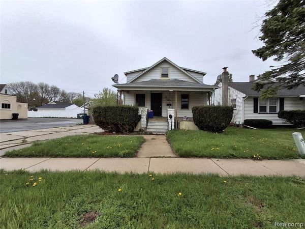 1711 Columbus Avenue , Bay City, MI 48708