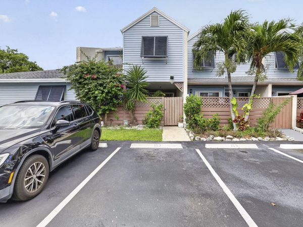 153 W Hemingway Circle W, Margate, FL 33063