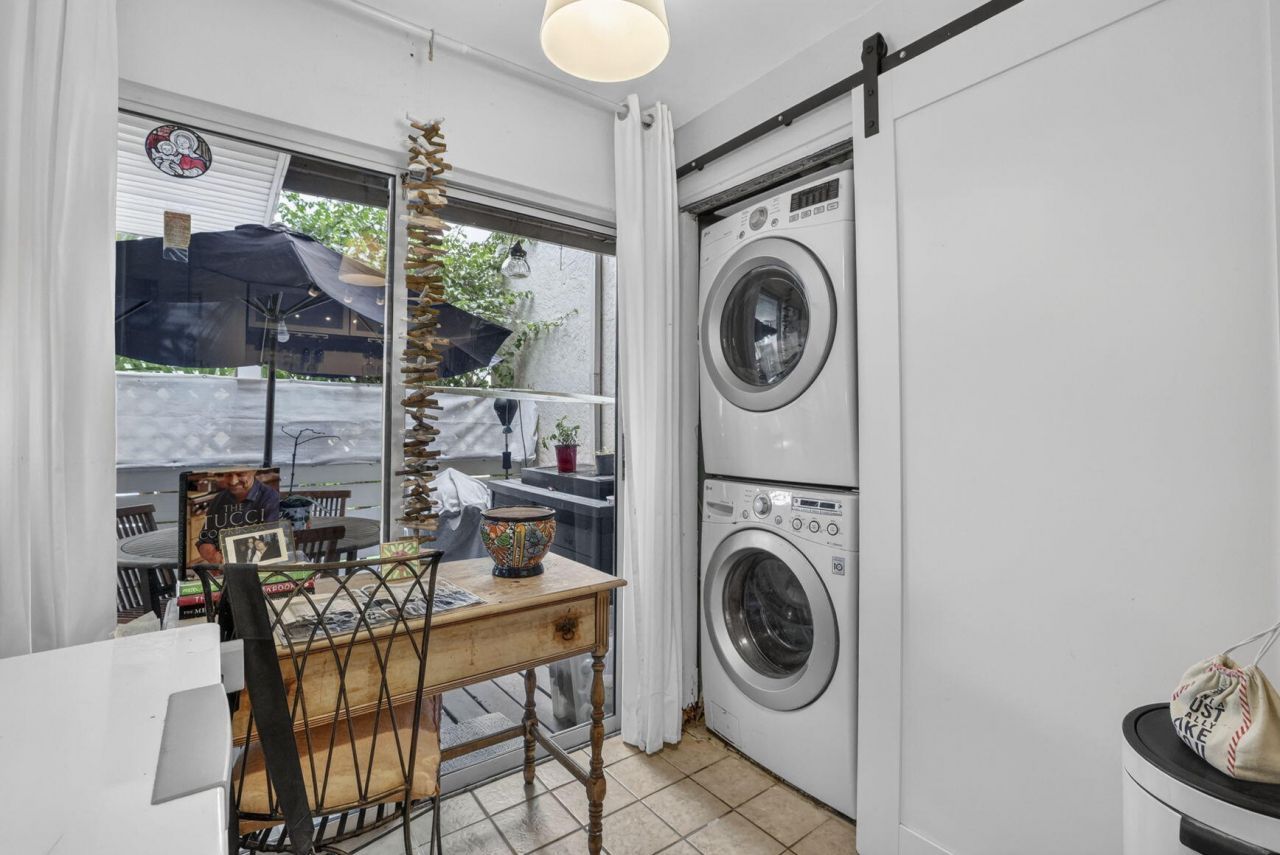 153 W Hemingway Circle W, Margate, FL 33063 Photo