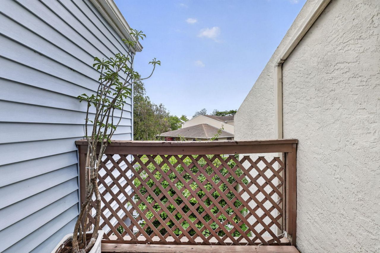153 W Hemingway Circle W, Margate, FL 33063 Photo