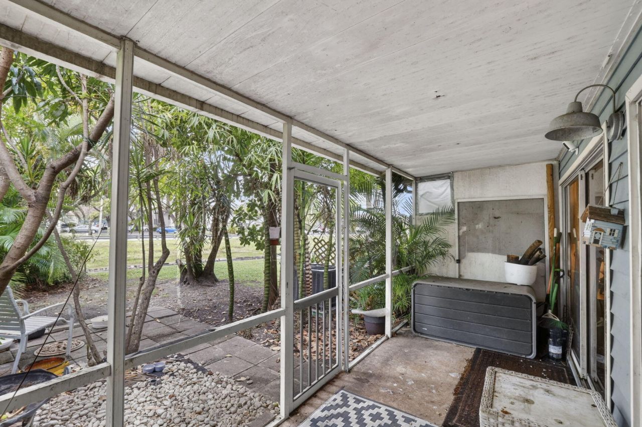 153 W Hemingway Circle W, Margate, FL 33063 Photo