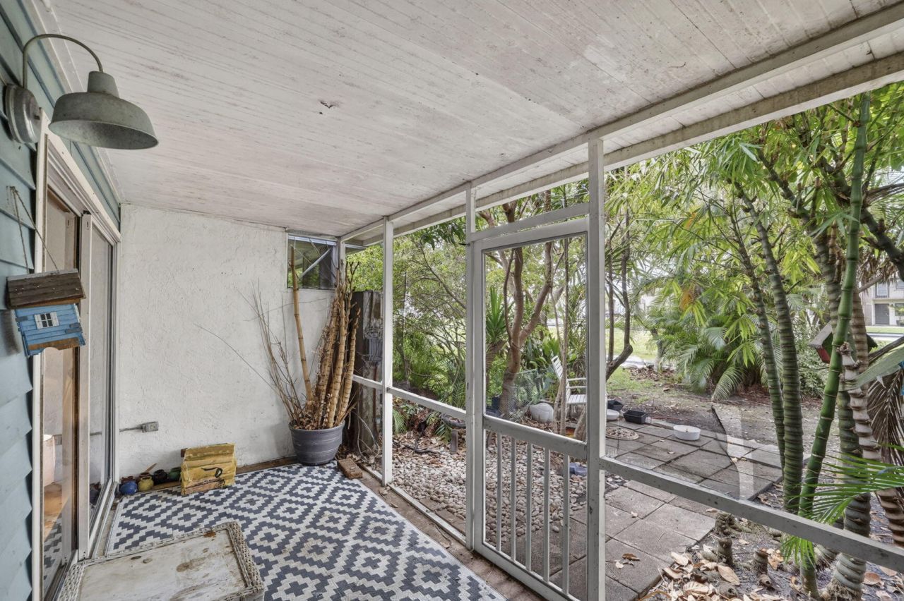 153 W Hemingway Circle W, Margate, FL 33063 Photo
