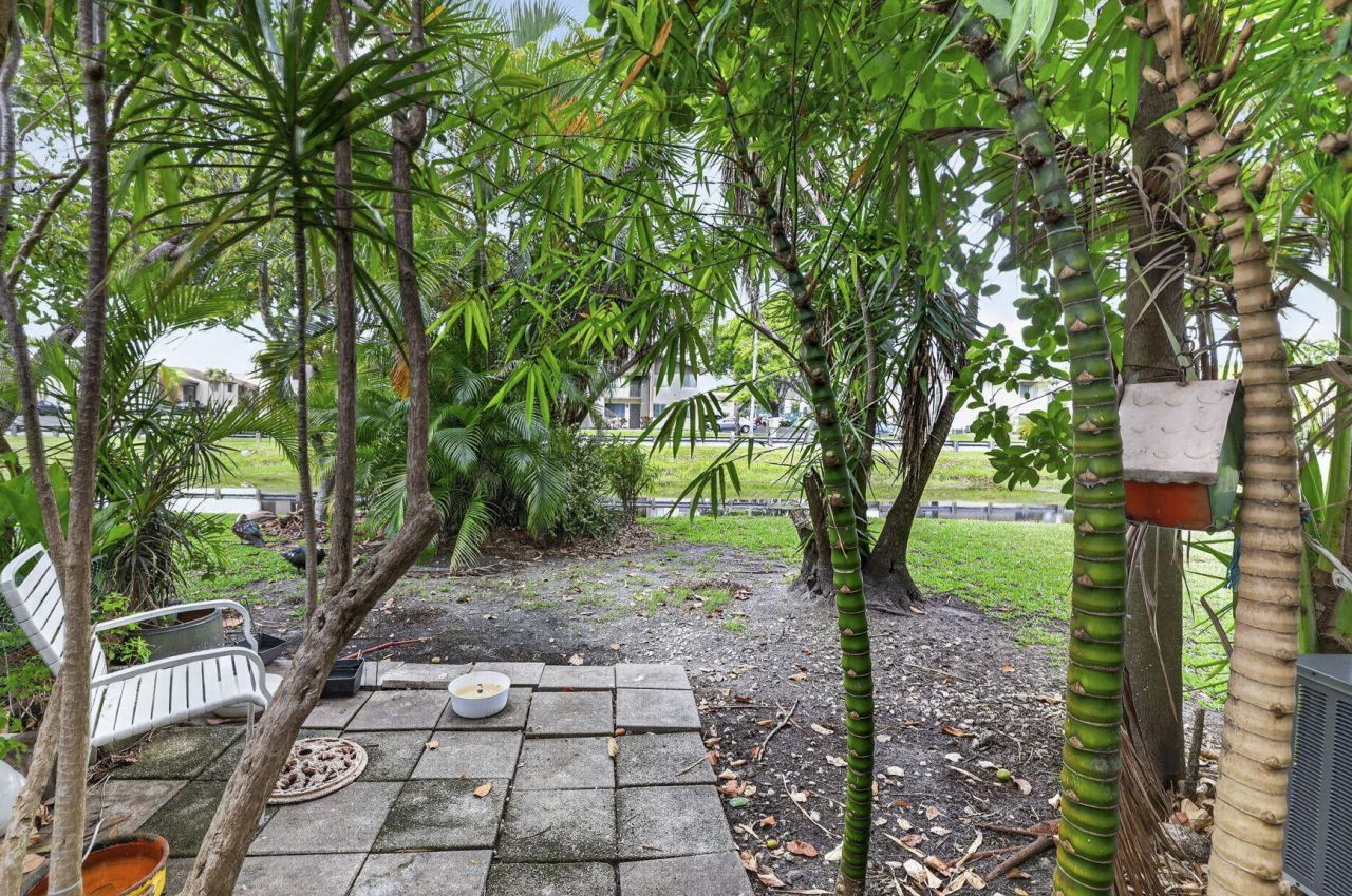 153 W Hemingway Circle W, Margate, FL 33063 Photo