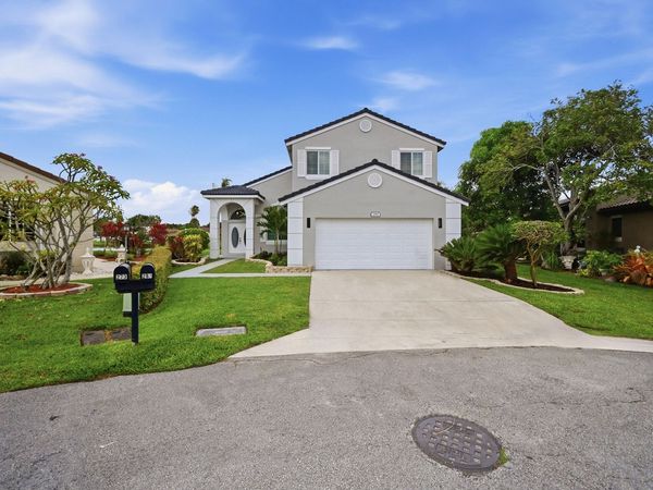 285 NW 45th Terrace, Deerfield Beach, FL 33442