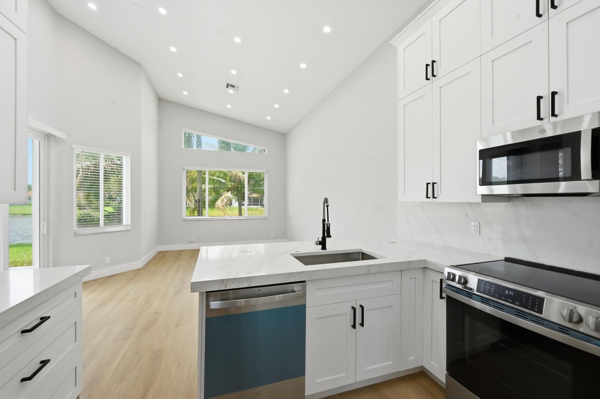 285 NW 45th Terrace, Deerfield Beach, FL 33442 Photo