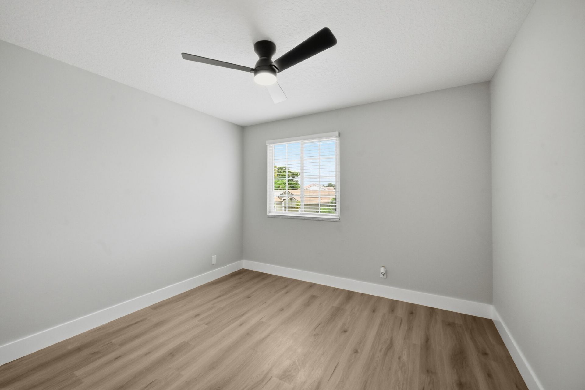 285 NW 45th Terrace, Deerfield Beach, FL 33442 Photo