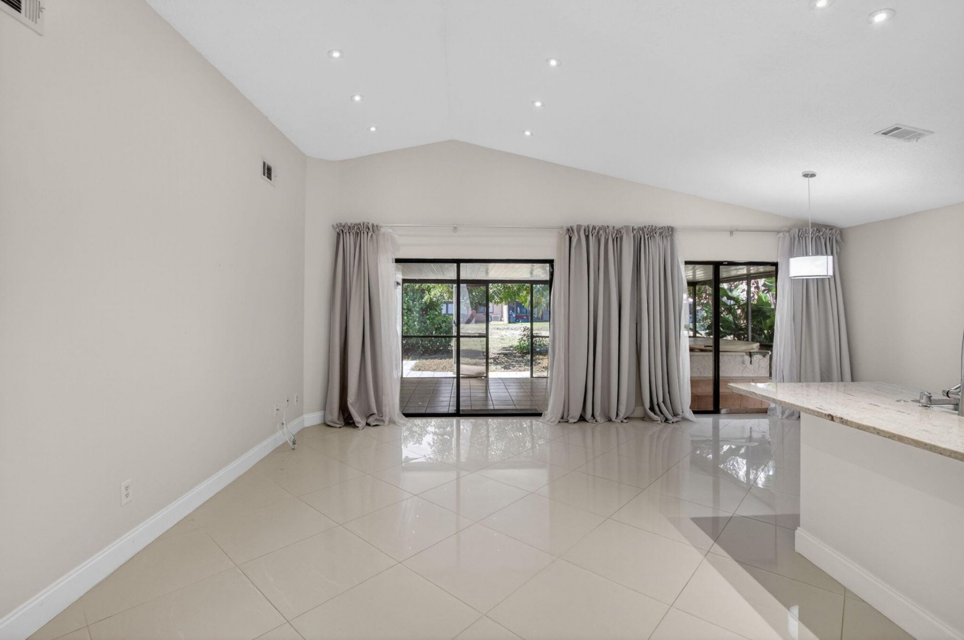 7 Kyle Way, Boynton Beach, FL 33426 Photo