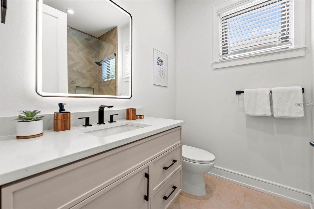 112 Maple Avenue, Anna Maria, FL 34216 Photo