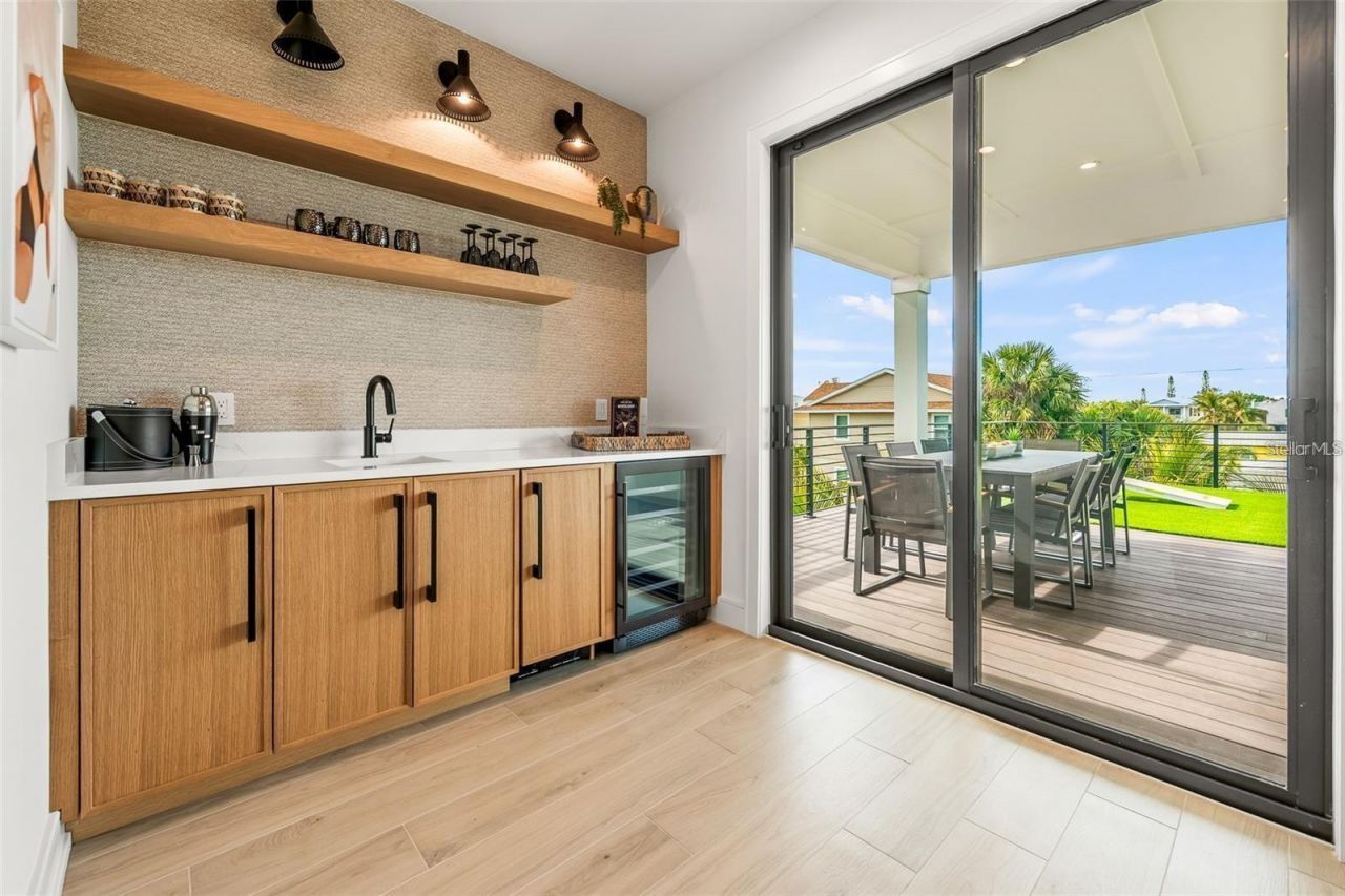 112 Maple Avenue, Anna Maria, FL 34216 Photo