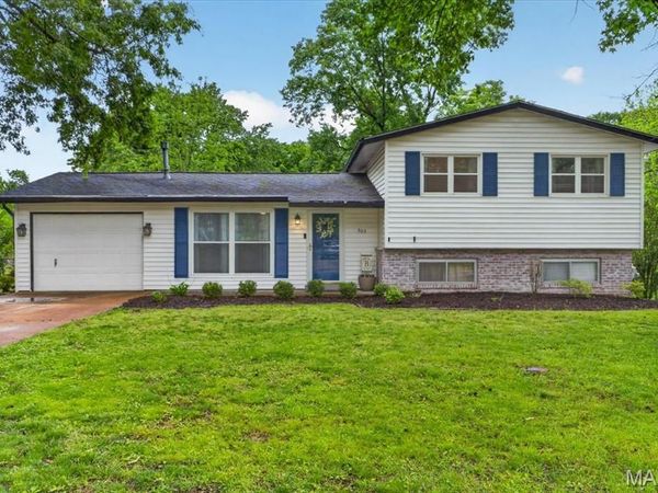 303 Ranch Drive, Manchester, MO 63011