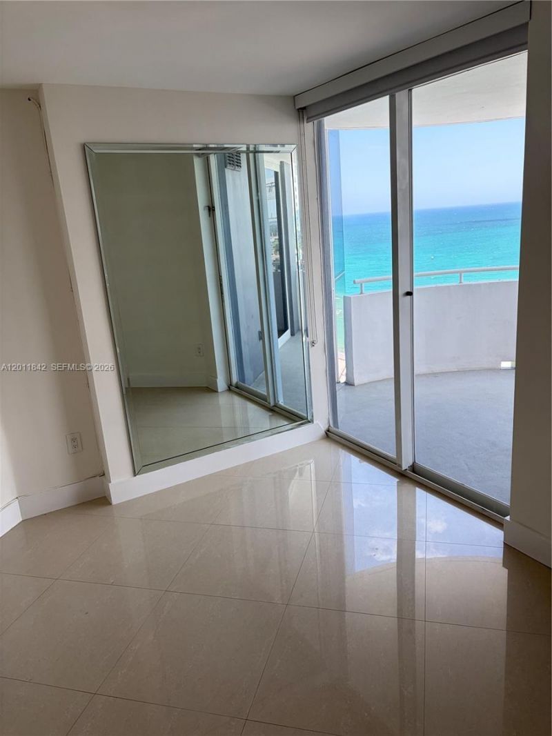 6301 Collins Ave , Unit 2203, Miami Beach, FL 33141 Photo