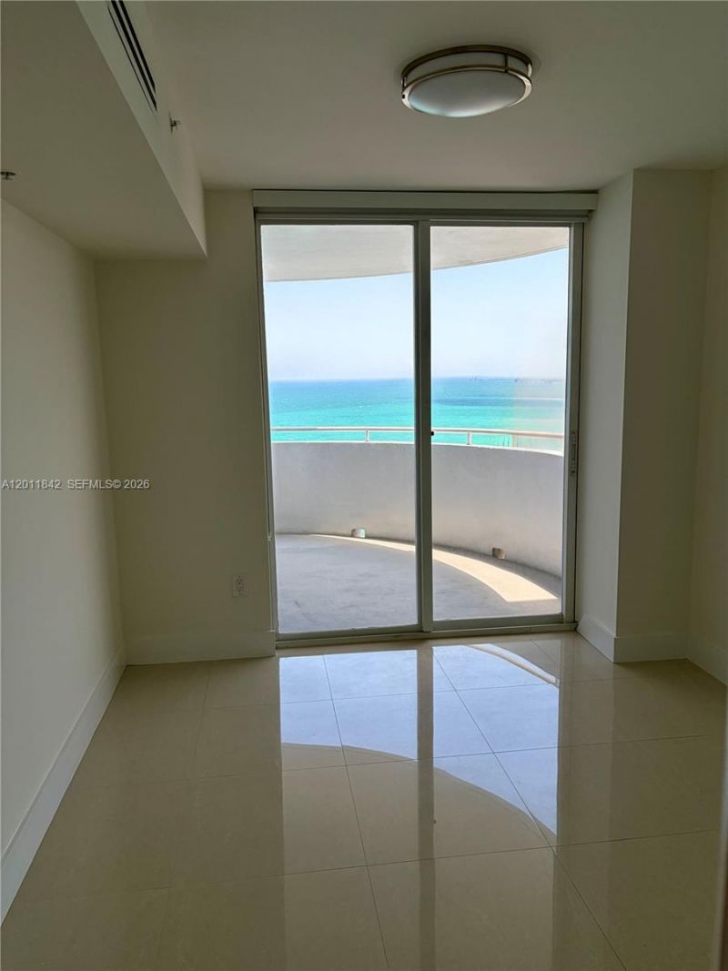 6301 Collins Ave , Unit 2203, Miami Beach, FL 33141 Photo