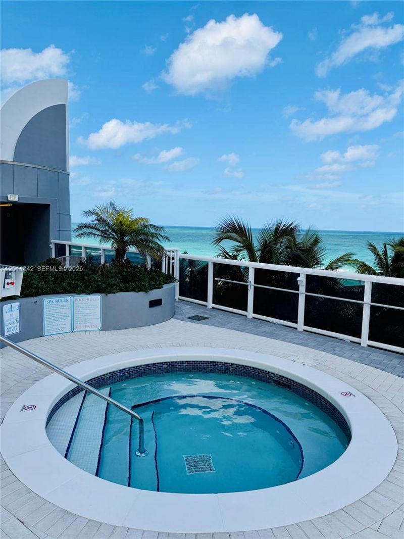 6301 Collins Ave , Unit 2203, Miami Beach, FL 33141 Photo