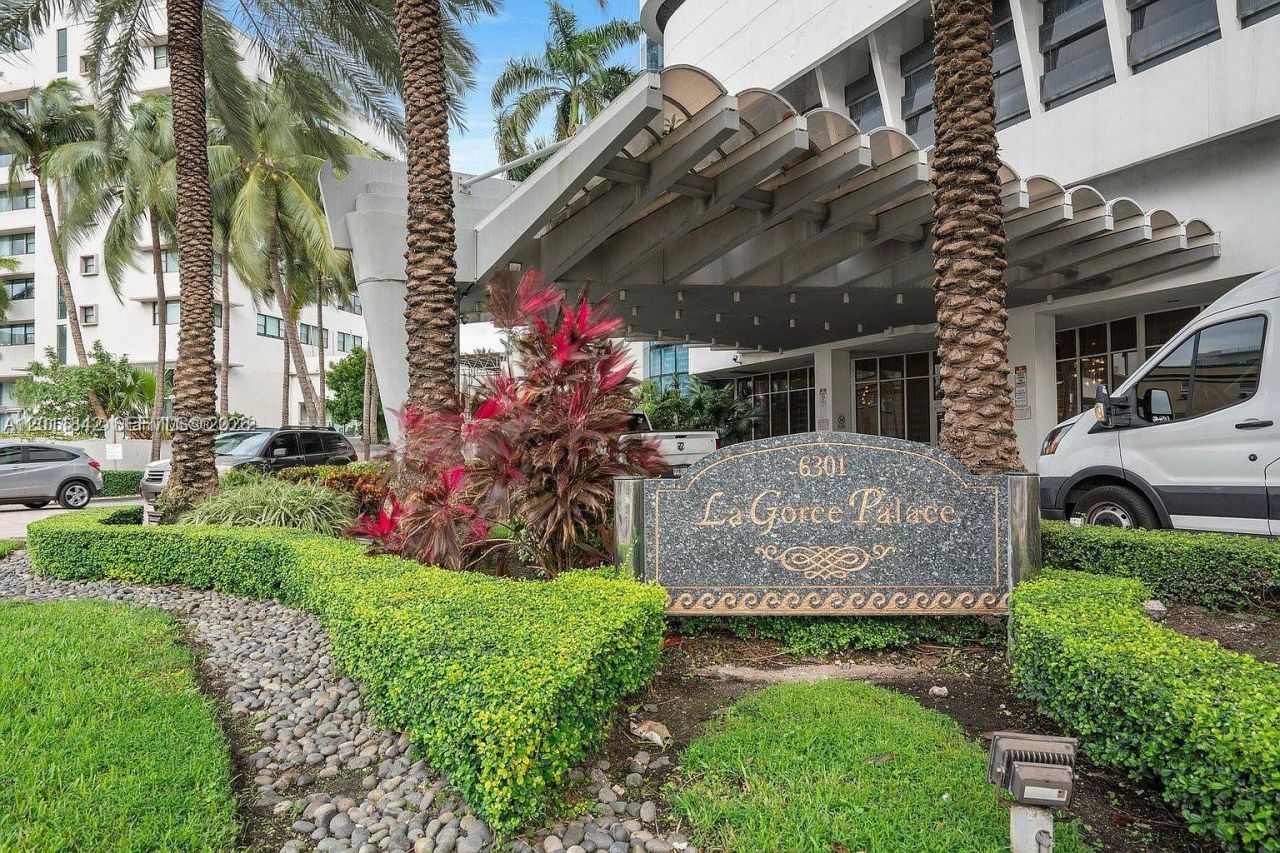 6301 Collins Ave , Unit 2203, Miami Beach, FL 33141 Photo