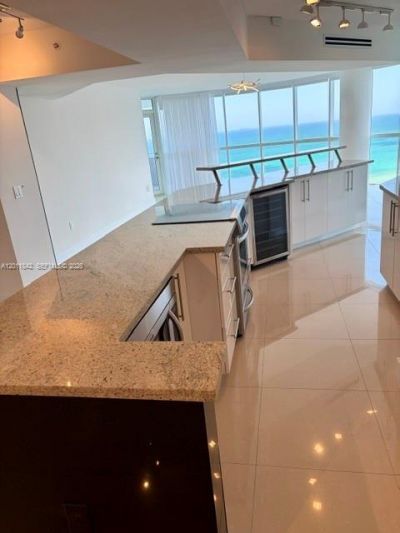 6301 Collins Ave , Unit 2203, Miami Beach, FL 33141 Photo