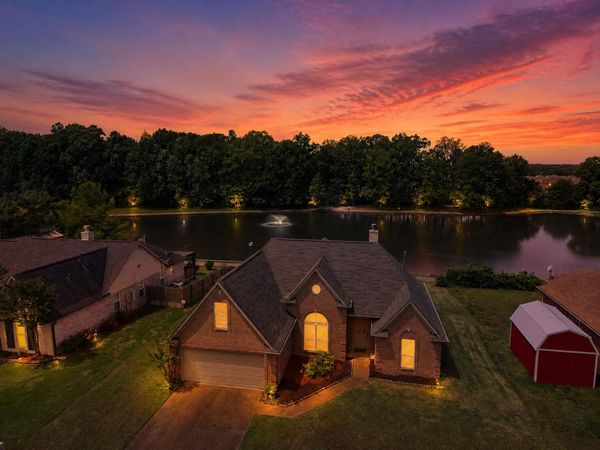 295 OAK RIDGE DR, Oakland, TN 38060