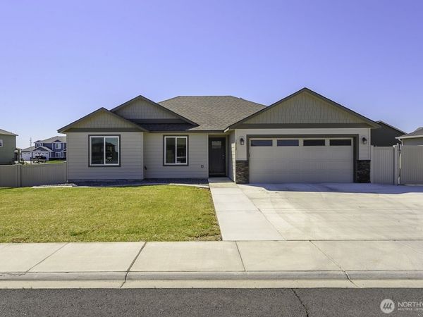 1012 8th Avenue NE, Ephrata, WA 98823