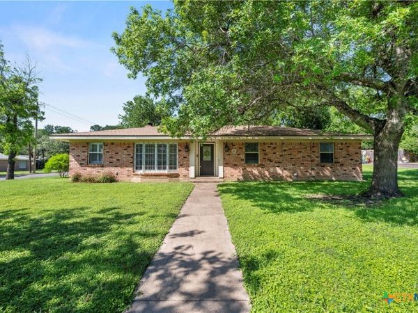 400 Downing Street , Belton, TX 76513