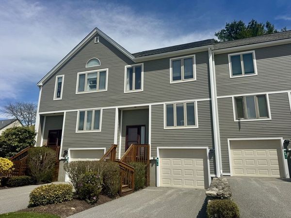 61 Bayberry Lane, Unit 61, Dartmouth, MA 02747