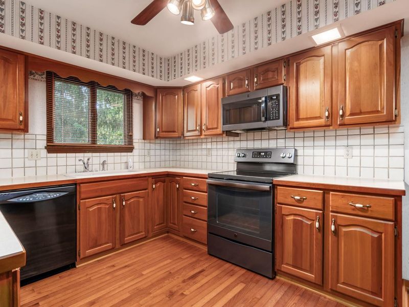 125 W Campus View Boulevard, Columbus, OH 43235 Photo 18