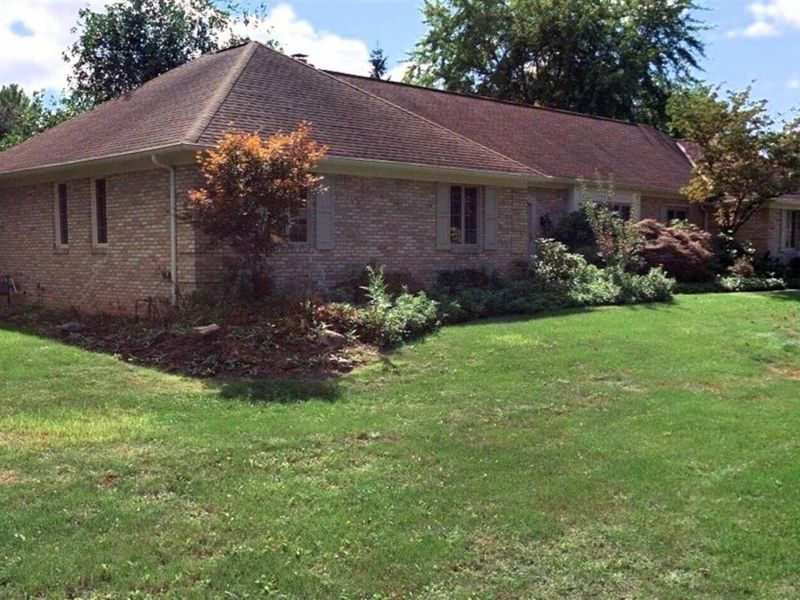 125 W Campus View Boulevard, Columbus, OH 43235 Photo 3