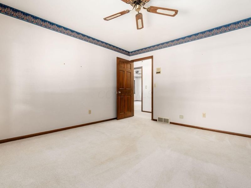 125 W Campus View Boulevard, Columbus, OH 43235 Photo 33