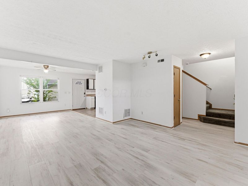2698 Proclamation Way , Columbus, OH 43207 Photo 7