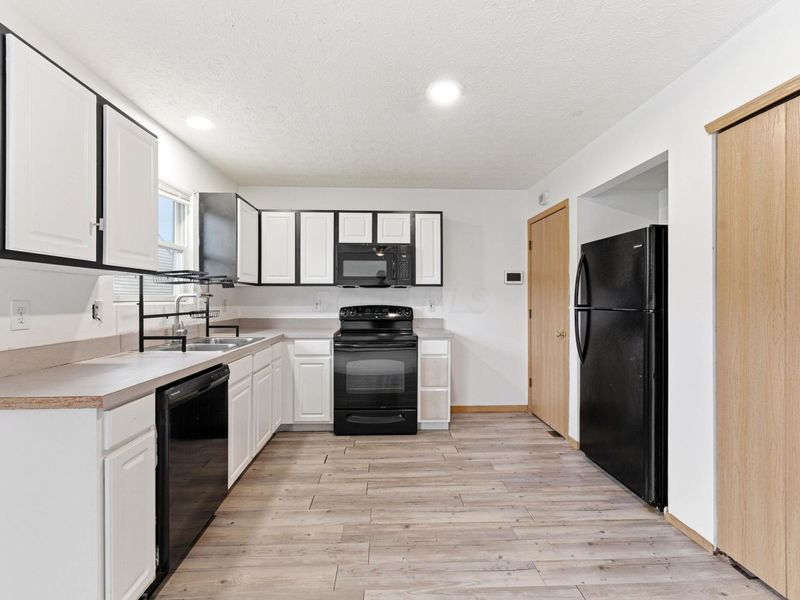2698 Proclamation Way , Columbus, OH 43207 Photo 9