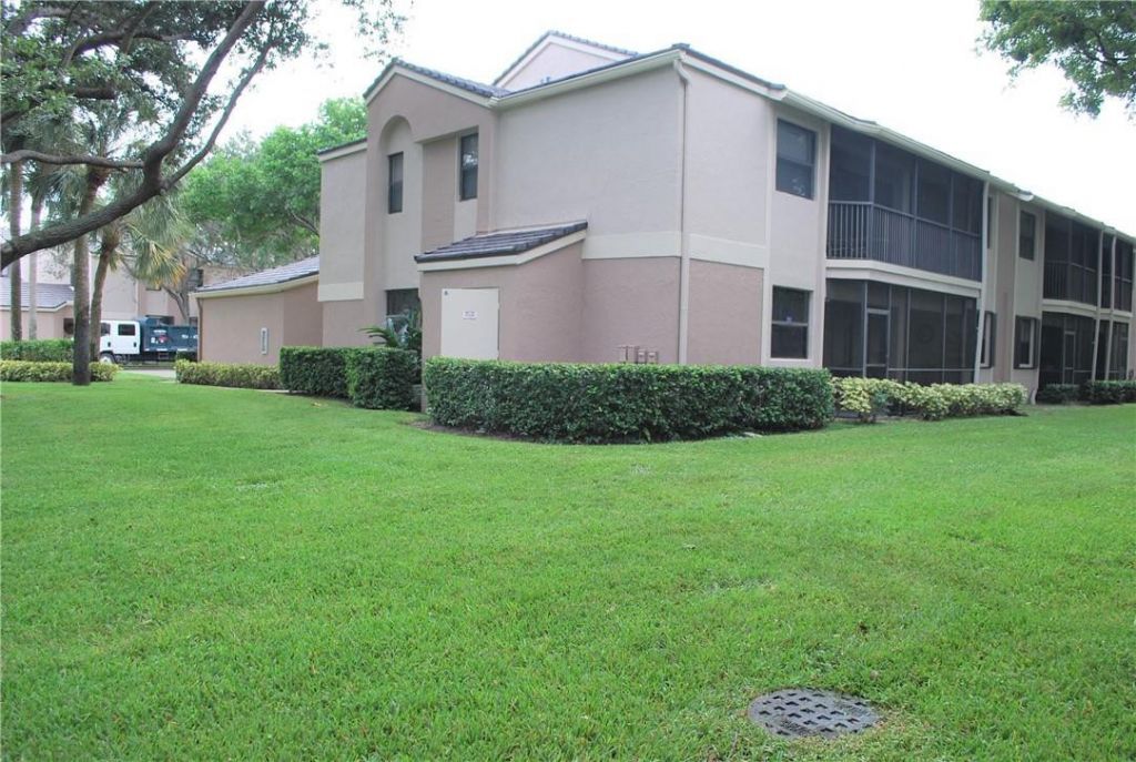 9867 NW 1st Court, Plantation, FL 33324 Photo