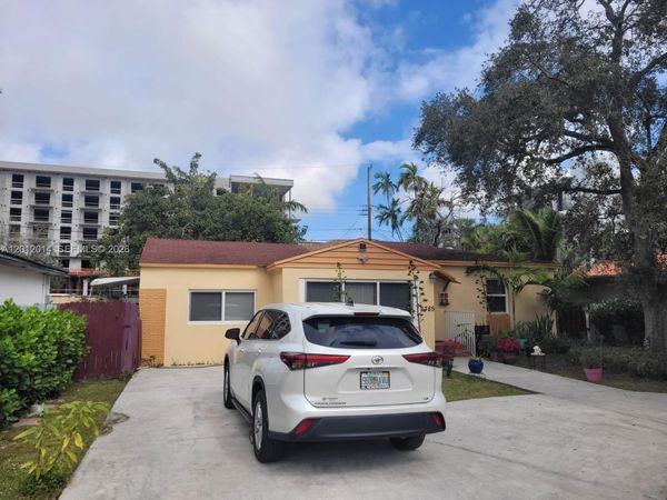 2385 NE 185th St , Unit 1, Miami, FL 33180